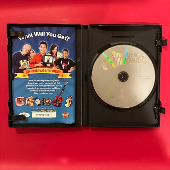 Walt Disney Beverly Hills Chihuahua DVD - Picture 3 of 3